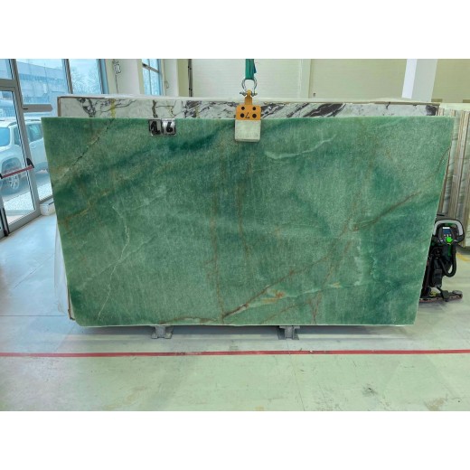 QUARZITE VERDE (EMERALD GREEN)