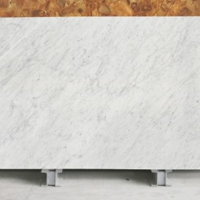 BIANCO CARRARA C LUCIDO / WHITE CARRARA C POLISHED  2 cm