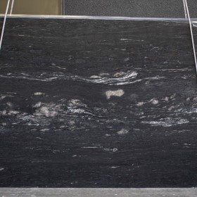 BLACK COSMIC  2 cm
