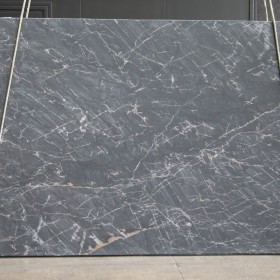 QUARZITE NERA  2 cm
