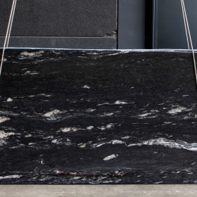 BLACK COSMIC  3 cm