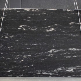 BLACK COSMIC  3 cm
