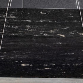 BLACK COSMIC  3 cm