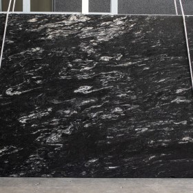 BLACK COSMIC  3 cm