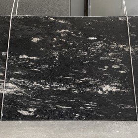 BLACK COSMIC  2 cm