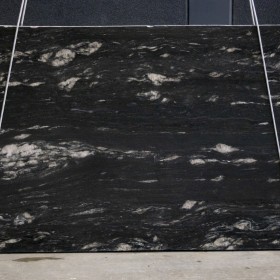 BLACK COSMIC  3 cm