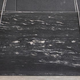 BLACK COSMIC  2 cm