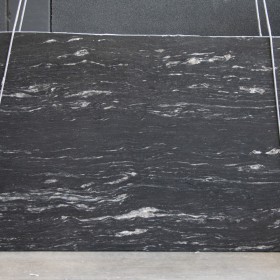 BLACK COSMIC  3 cm