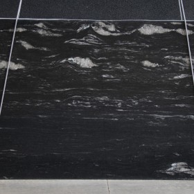 BLACK COSMIC  2 cm