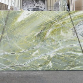 IRISH GREEN  2 cm