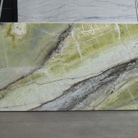 IRISH GREEN  2 cm
